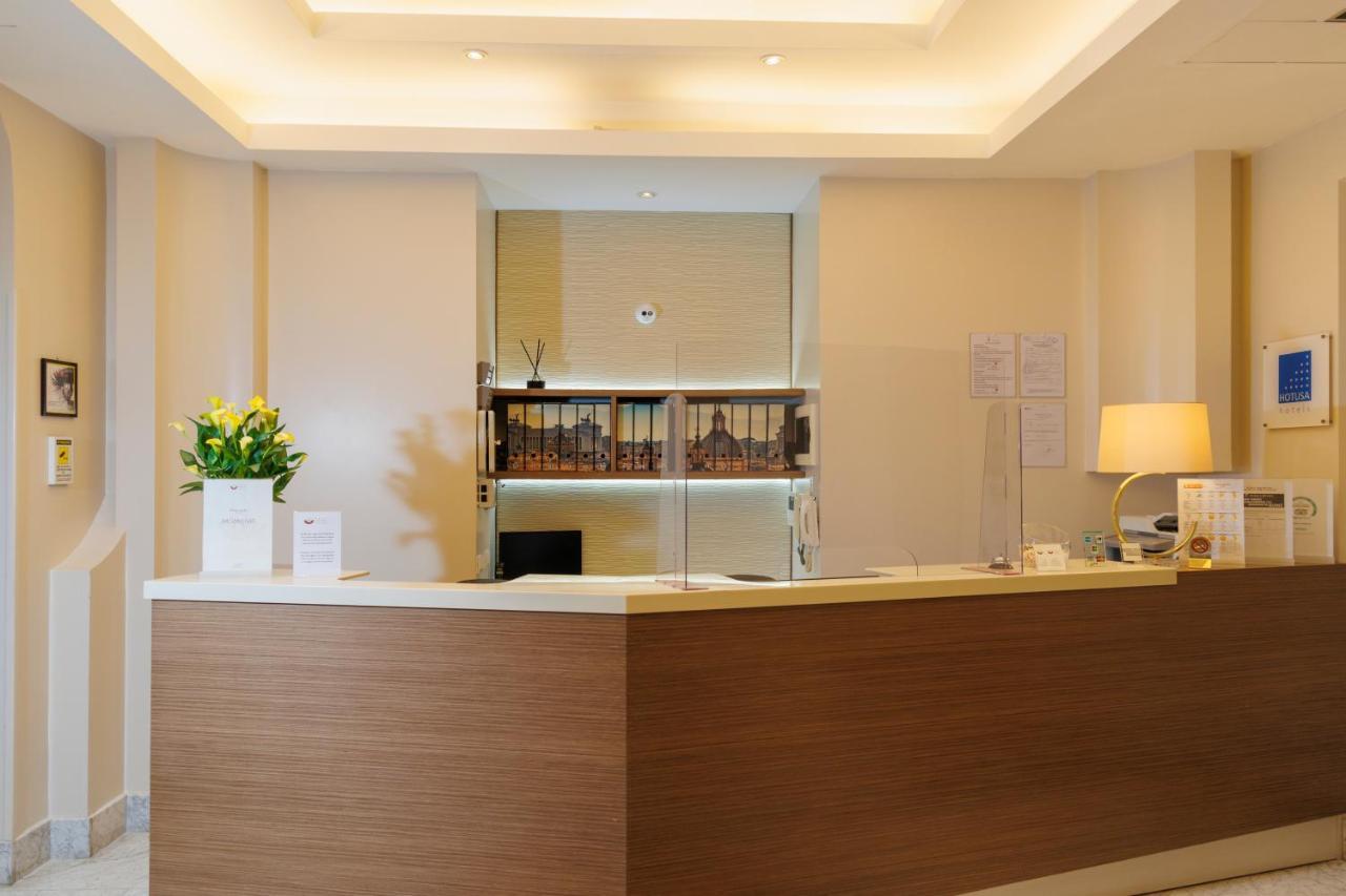 Hotel Camelia Рим Екстериор снимка